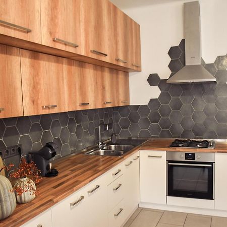 קישקונהלש Foter Apartman מראה חיצוני תמונה